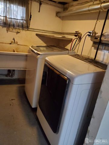 250 Thomas Street, Woodbridge Proper, NJ 07095