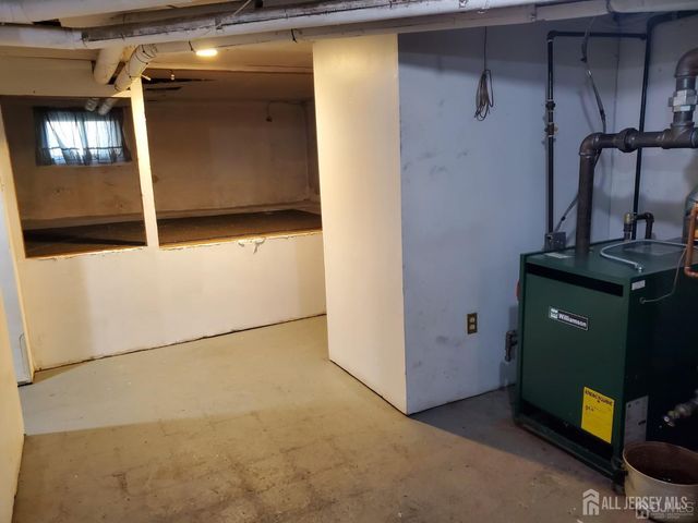 250 Thomas Street, Woodbridge Proper, NJ 07095