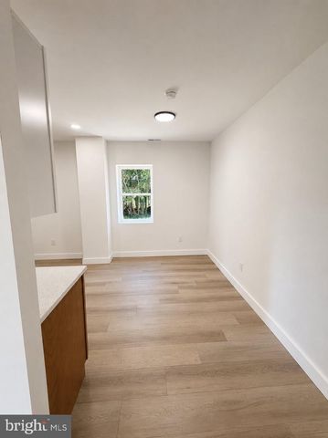 2620 NEW FALLS RD, Levittown, PA 19056