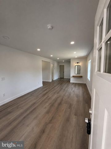 2620 NEW FALLS RD, Levittown, PA 19056