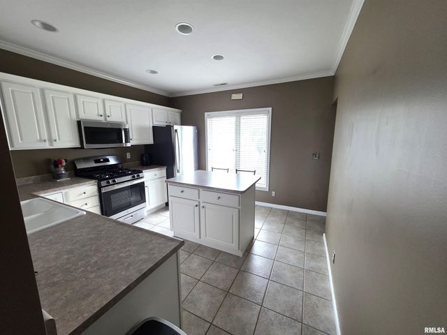 530 HARBOR POINTE Drive, East Peoria, IL 61611