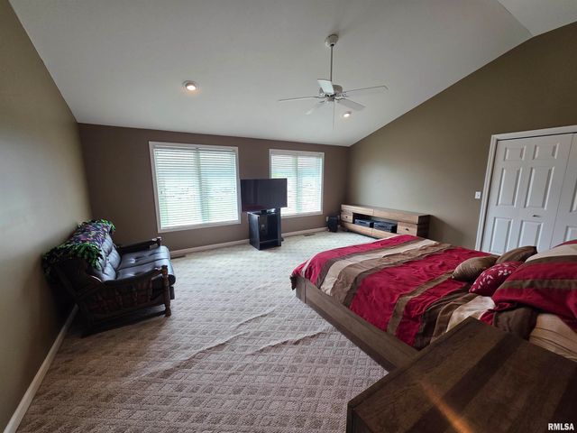 530 HARBOR POINTE Drive, East Peoria, IL 61611