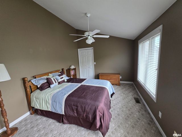 530 HARBOR POINTE Drive, East Peoria, IL 61611