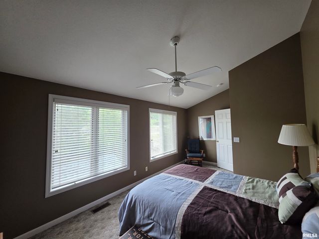 530 HARBOR POINTE Drive, East Peoria, IL 61611