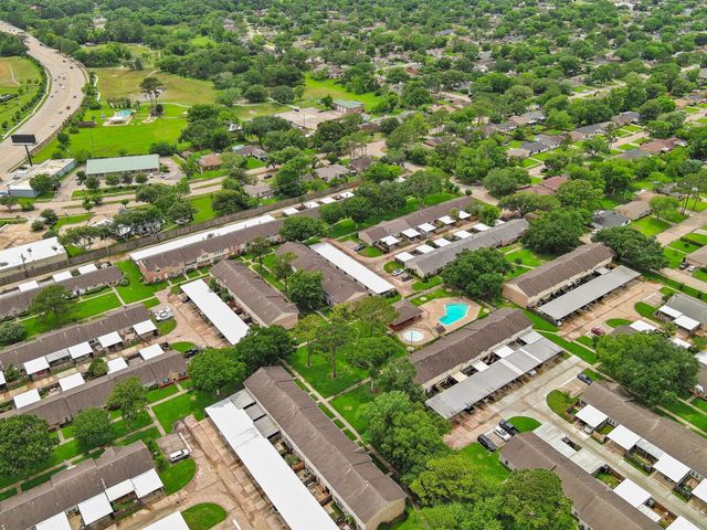3936 Laura Leigh Drive, Friendswood, TX 77546