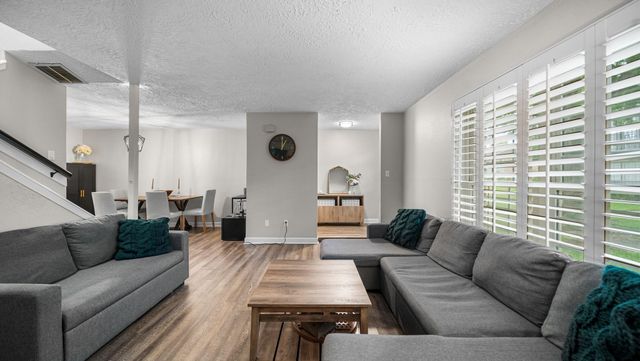 3936 Laura Leigh Drive, Friendswood, TX 77546
