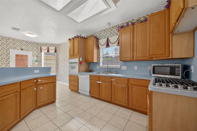 2103 Five Iron Drive, Houston, TX 77089