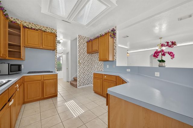 2103 Five Iron Drive, Houston, TX 77089