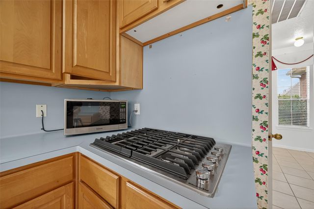 2103 Five Iron Drive, Houston, TX 77089