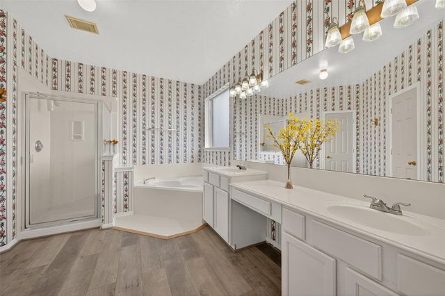 2103 Five Iron Drive, Houston, TX 77089