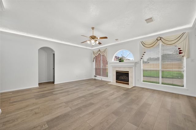 2103 Five Iron Drive, Houston, TX 77089