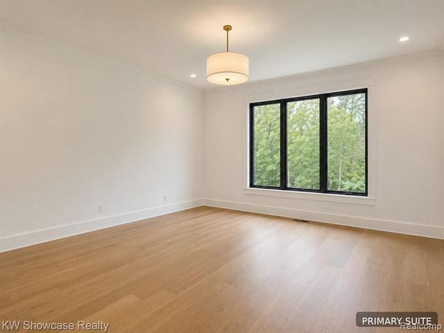 153 Wadsworth Lane, Bloomfield Hills, MI 48301