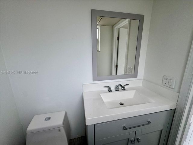 15385 S Dixie Hwy 13, Palmetto Bay, FL 33157