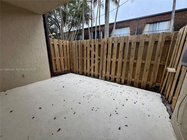 15385 S Dixie Hwy 13, Palmetto Bay, FL 33157