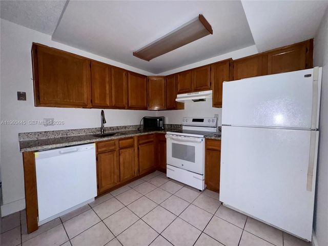 15385 S Dixie Hwy 13, Palmetto Bay, FL 33157