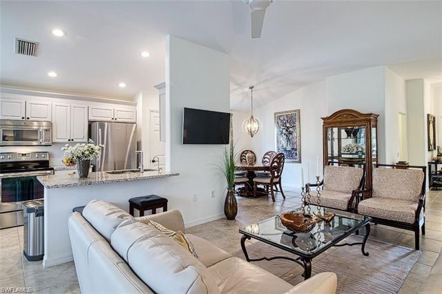 10072 Oakhurst WAY, Fort Myers, FL 33913