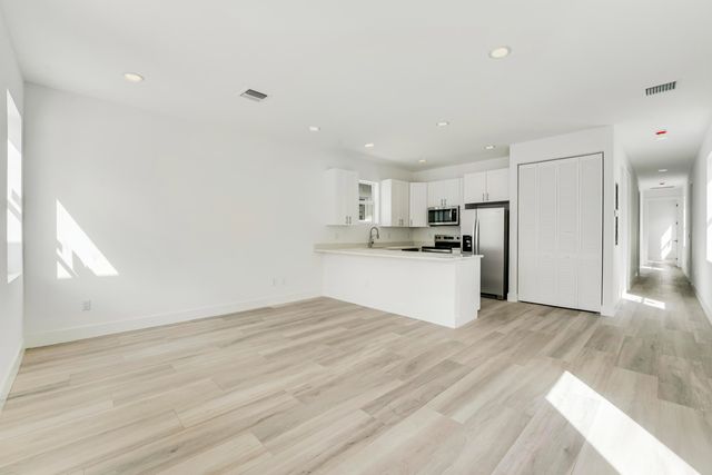 2653 Hiawatha Avenue, West Palm Beach, FL 33409