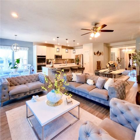 203 Foxtail Cir, Kennedy Twp, PA 15108