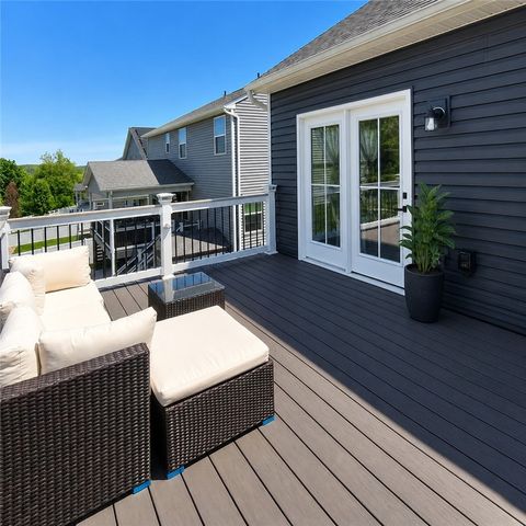203 Foxtail Cir, Kennedy Twp, PA 15108