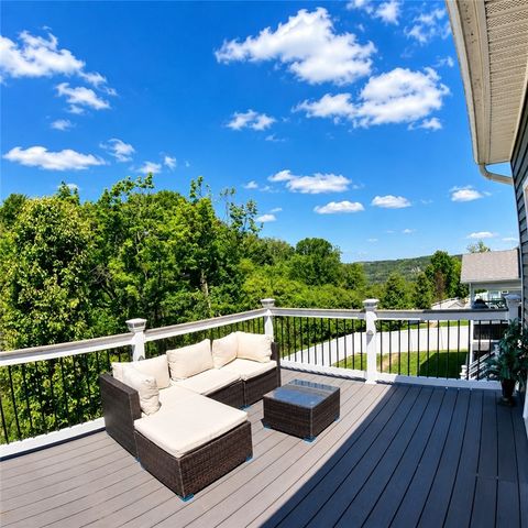 203 Foxtail Cir, Kennedy Twp, PA 15108