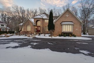 1449 GLENEAGLES, Highland Charter Township, MI 48357