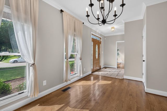 717 Maple Ridge Lane, Lexington, KY 40509