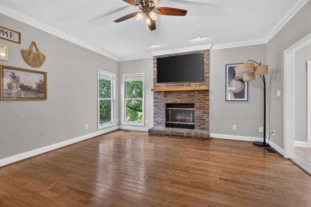 717 Maple Ridge Lane, Lexington, KY 40509