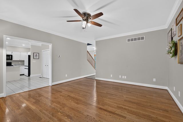 717 Maple Ridge Lane, Lexington, KY 40509