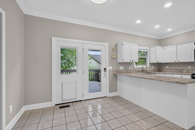 717 Maple Ridge Lane, Lexington, KY 40509