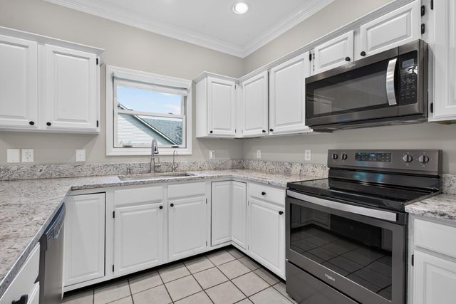717 Maple Ridge Lane, Lexington, KY 40509
