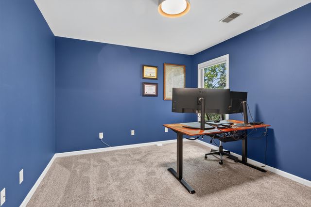 717 Maple Ridge Lane, Lexington, KY 40509