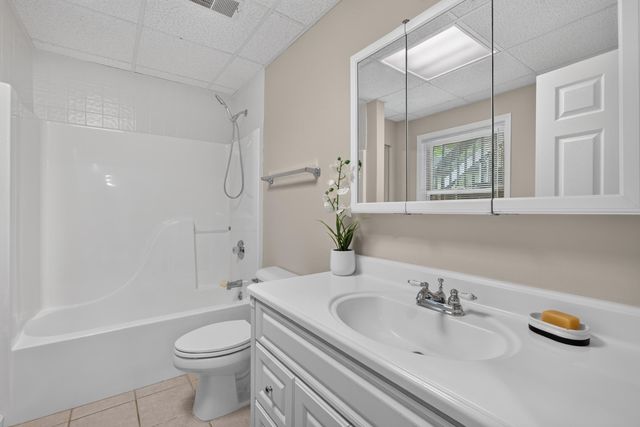 717 Maple Ridge Lane, Lexington, KY 40509