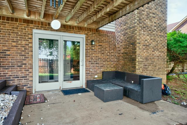 717 Maple Ridge Lane, Lexington, KY 40509