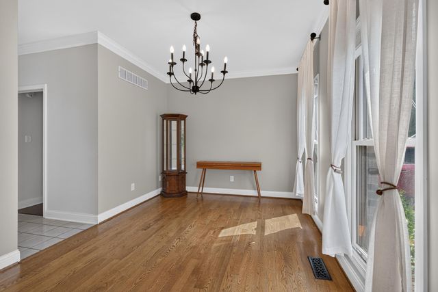 717 Maple Ridge Lane, Lexington, KY 40509