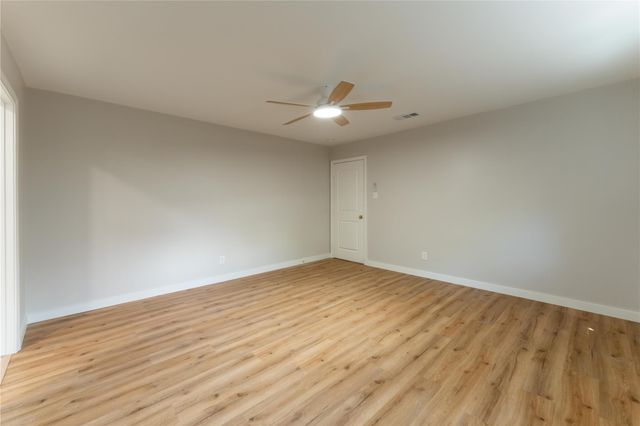 6119 S Braeswood Boulevard, Houston, TX 77096
