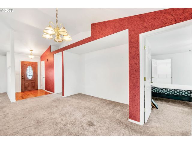 87652 TREK Dr, Veneta, OR 97487