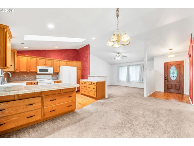 87652 TREK Dr, Veneta, OR 97487