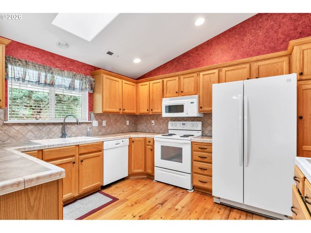 87652 TREK Dr, Veneta, OR 97487