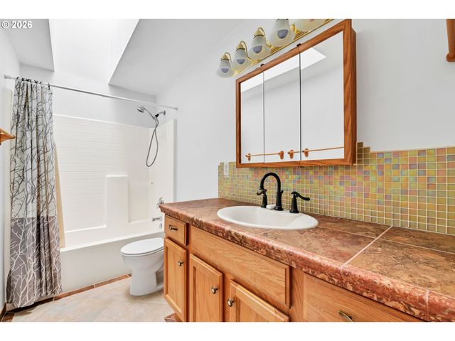 87652 TREK Dr, Veneta, OR 97487