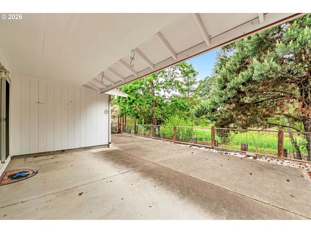 87652 TREK Dr, Veneta, OR 97487