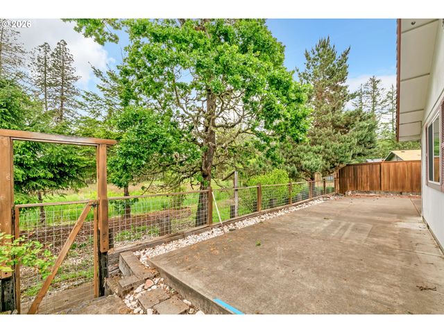 87652 TREK Dr, Veneta, OR 97487