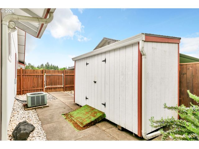 87652 TREK Dr, Veneta, OR 97487