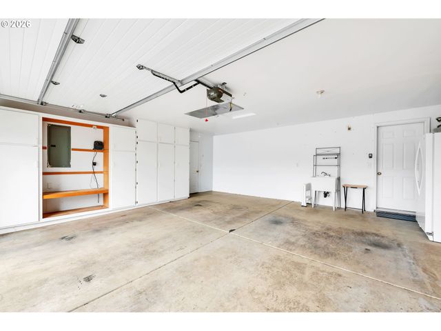 87652 TREK Dr, Veneta, OR 97487