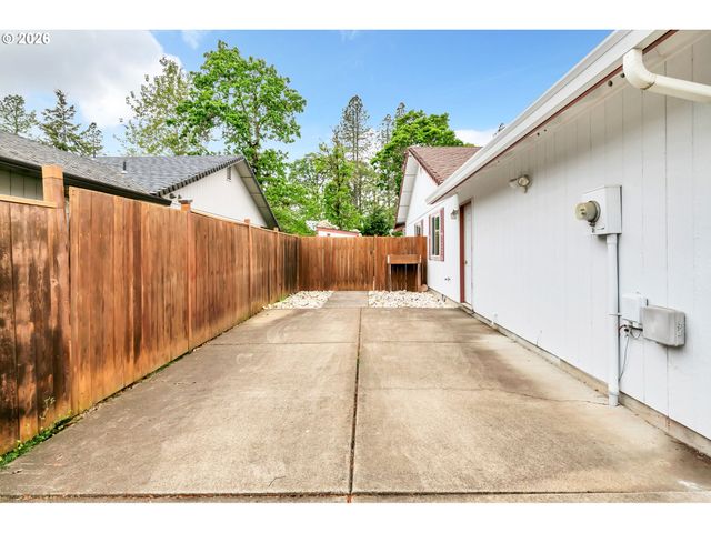 87652 TREK Dr, Veneta, OR 97487