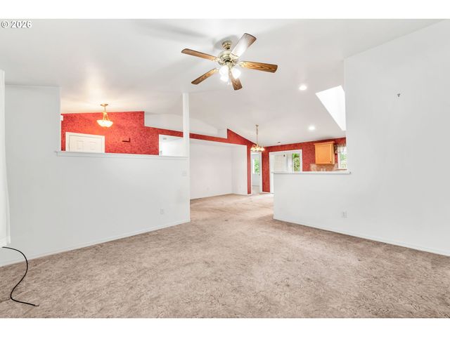 87652 TREK Dr, Veneta, OR 97487