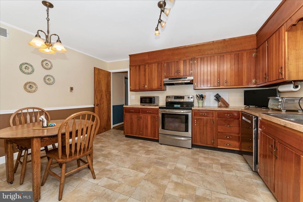 Image 15 of property listing at 10928 HOLLY TER, Hagerstown, MD 21740