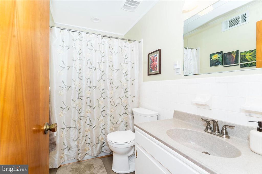Image 26 of property listing at 10928 HOLLY TER, Hagerstown, MD 21740