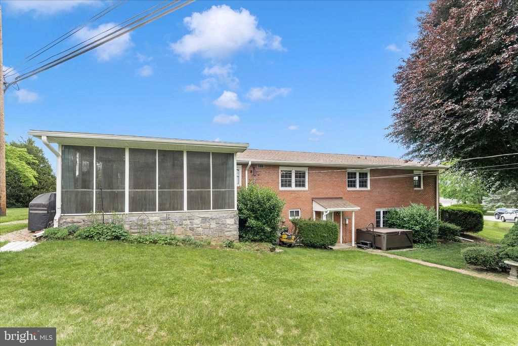 Image 37 of property listing at 10928 HOLLY TER, Hagerstown, MD 21740
