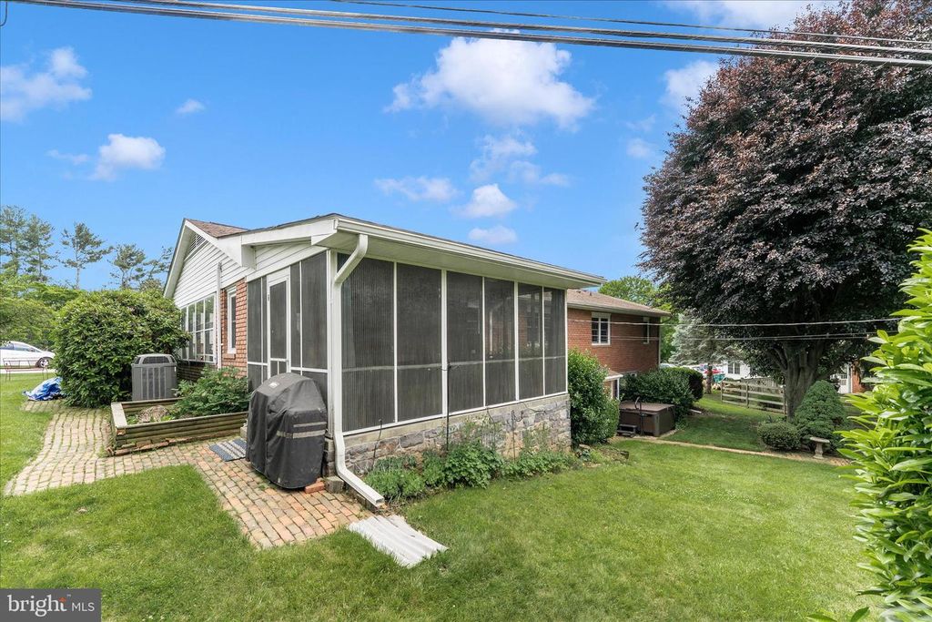 Image 38 of property listing at 10928 HOLLY TER, Hagerstown, MD 21740