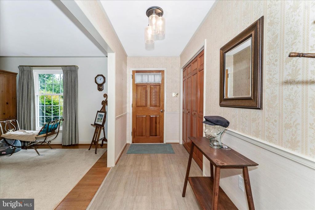 Image 9 of property listing at 10928 HOLLY TER, Hagerstown, MD 21740